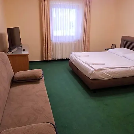 Malwa Hotel 2*